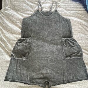 Zenana Acid Wash Gray Sleeveless Romper with Adjustable straps Sz (M)